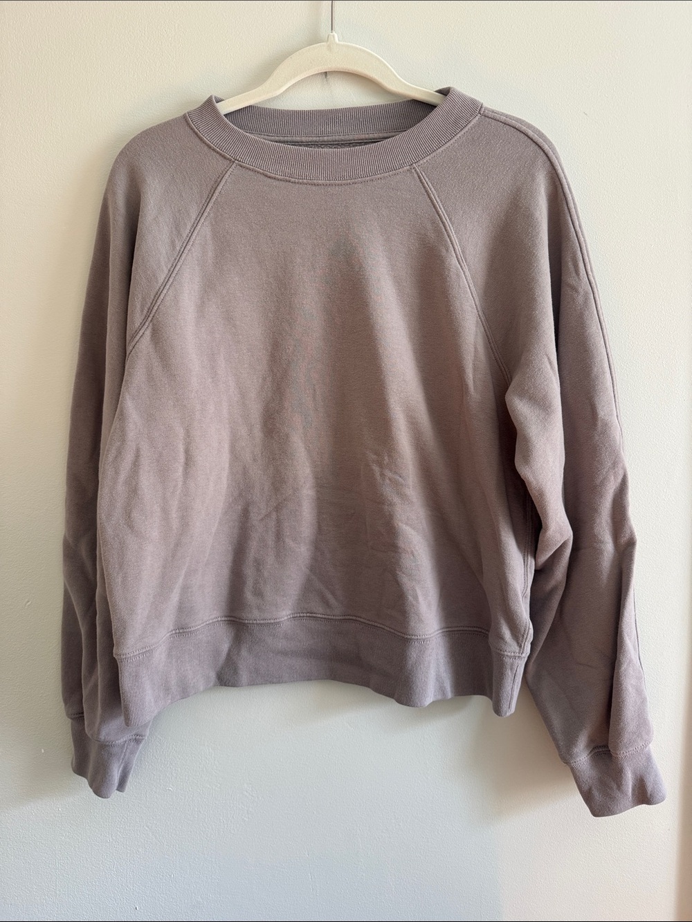 Abercrombie Classic Crewneck Sweatshirt in Dusty Mauve